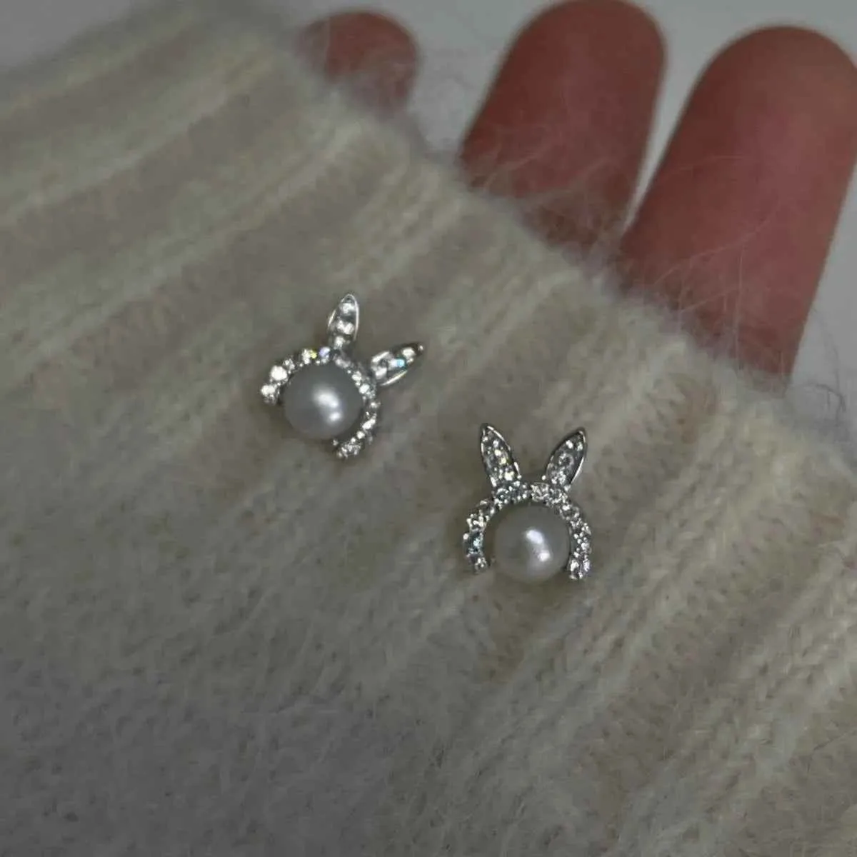 925 Sterling Silver Stud Earrings Charm Jewelry - Bunny Pearl Zircon - Xm402