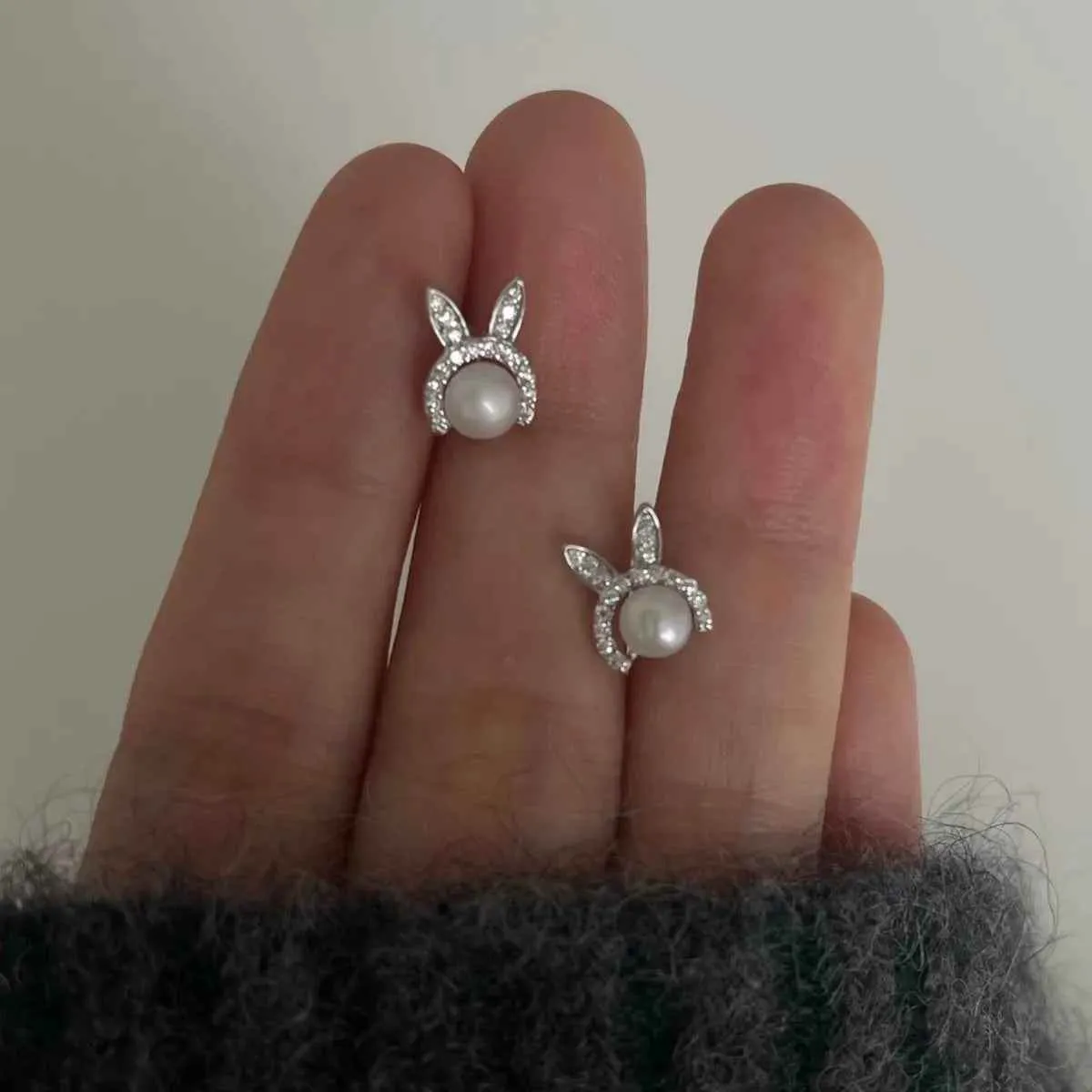 925 Sterling Silver Stud Earrings Charm Jewelry - Bunny Pearl Zircon - Xm402