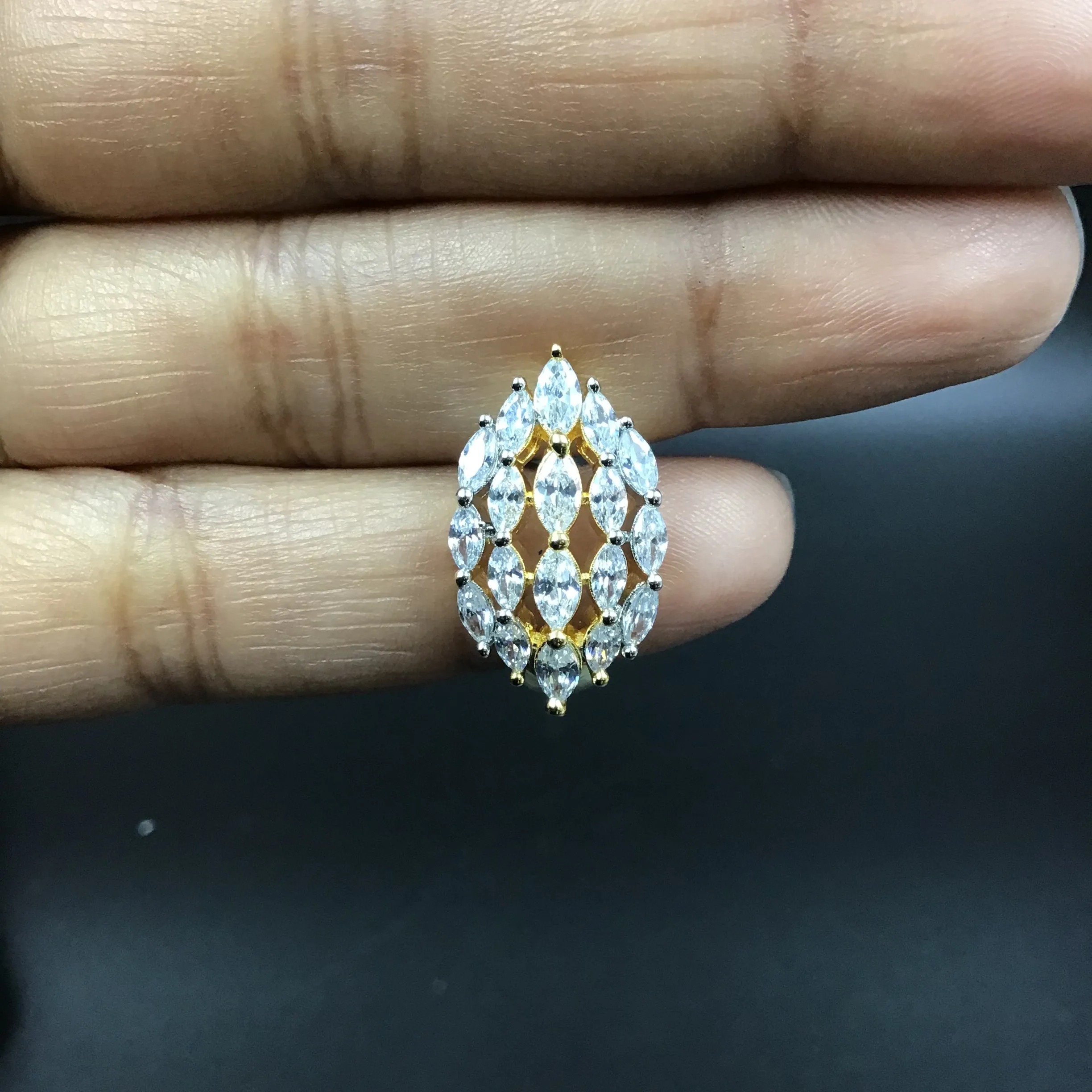 Bali Zircon/AD 3196-11