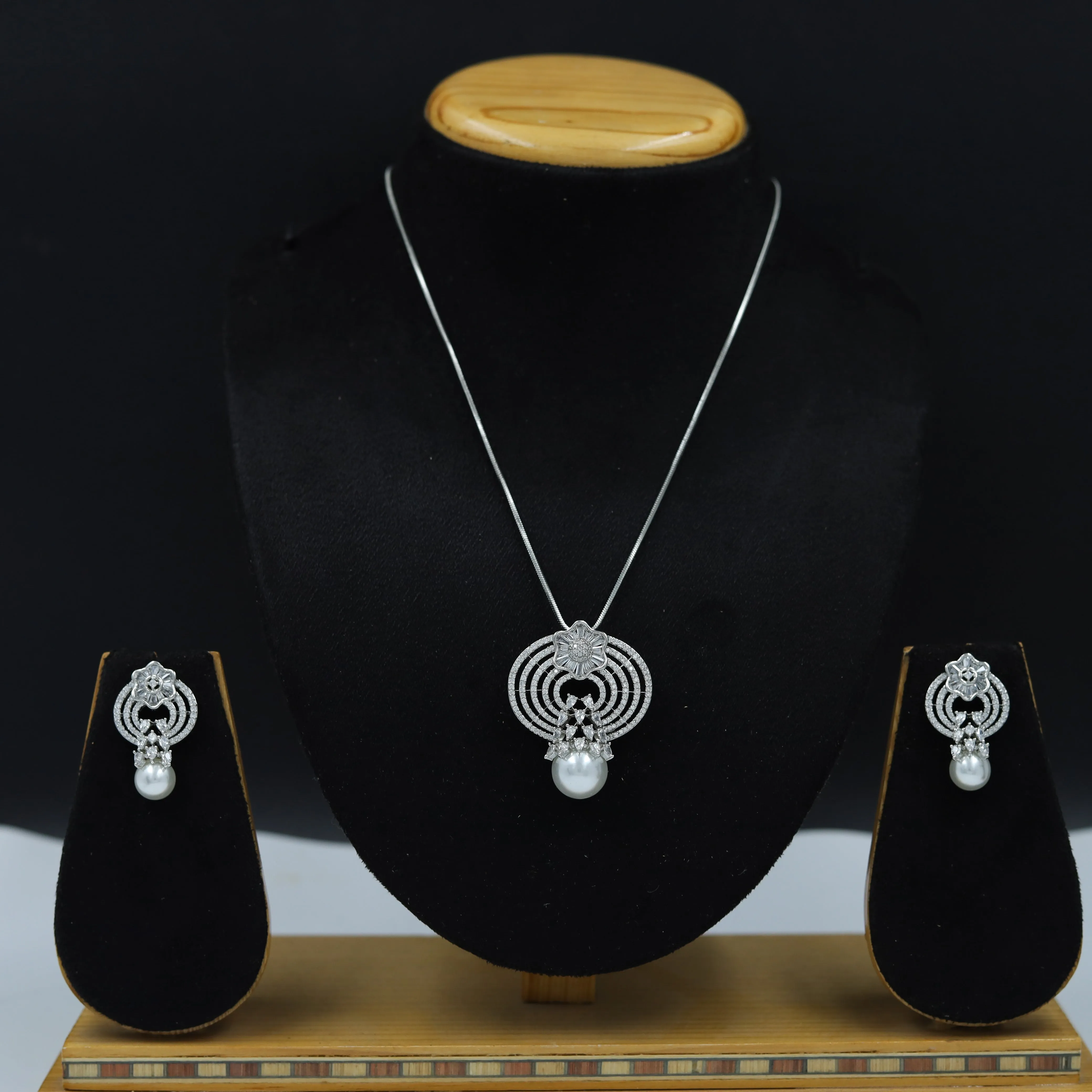 Medium Zircon/AD Pendant Set 11646-08