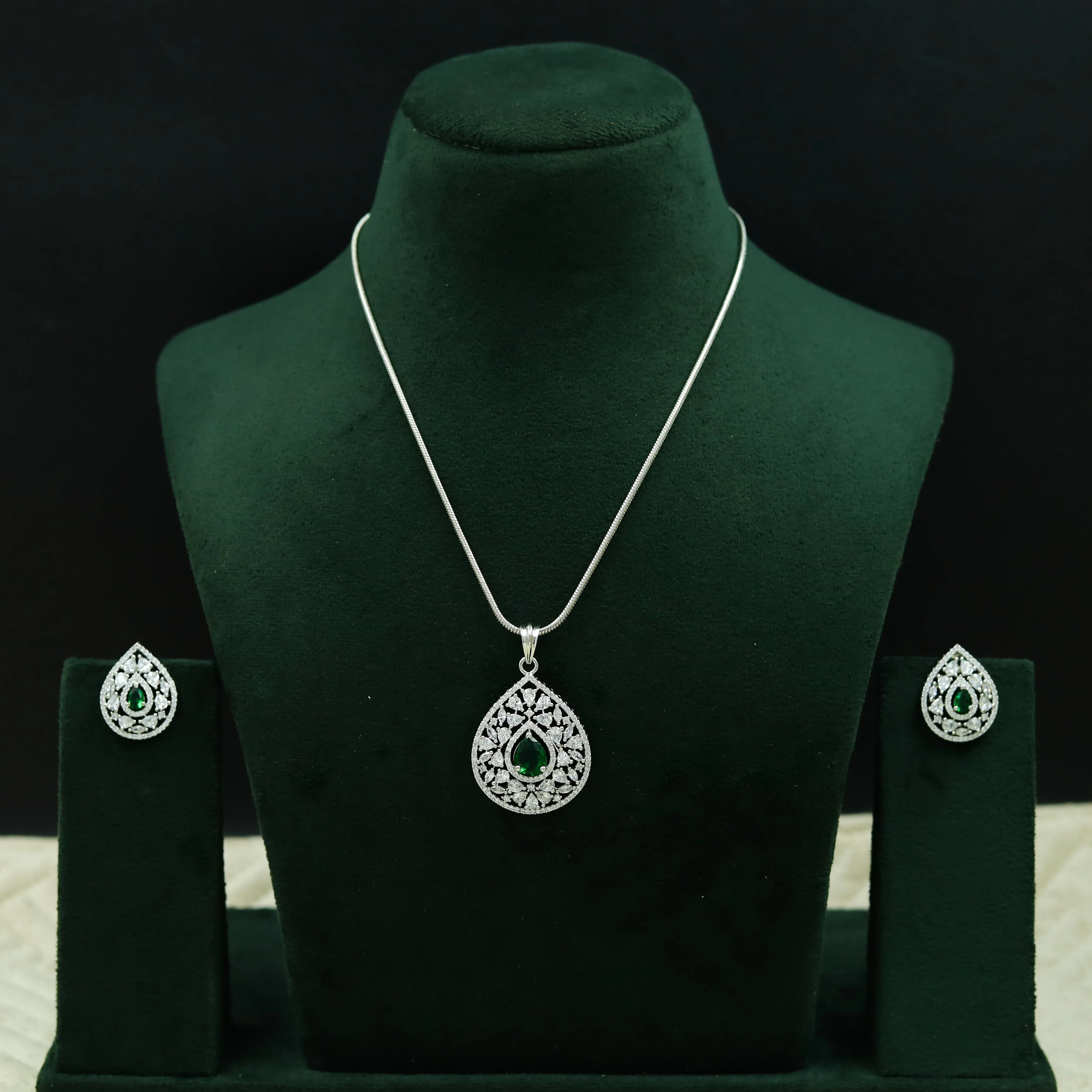 Medium Zircon/AD Pendant Set 12907-31