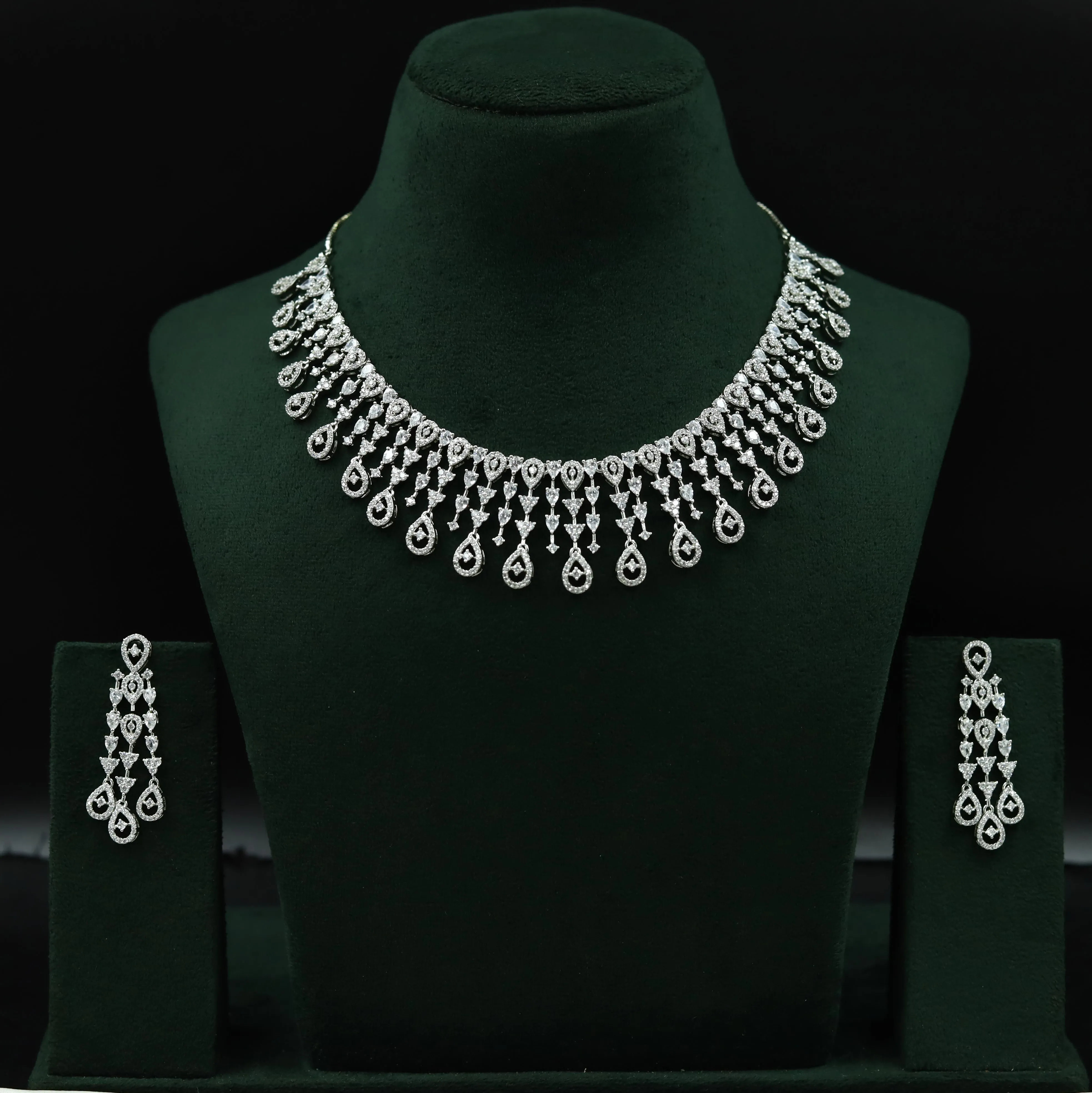 Round Neck Zircon/AD Necklace Set 11911-69