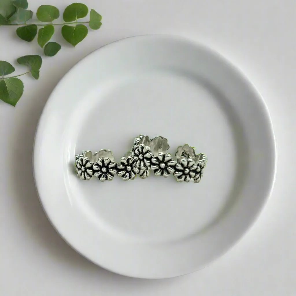 Silver Flower Toe Ring